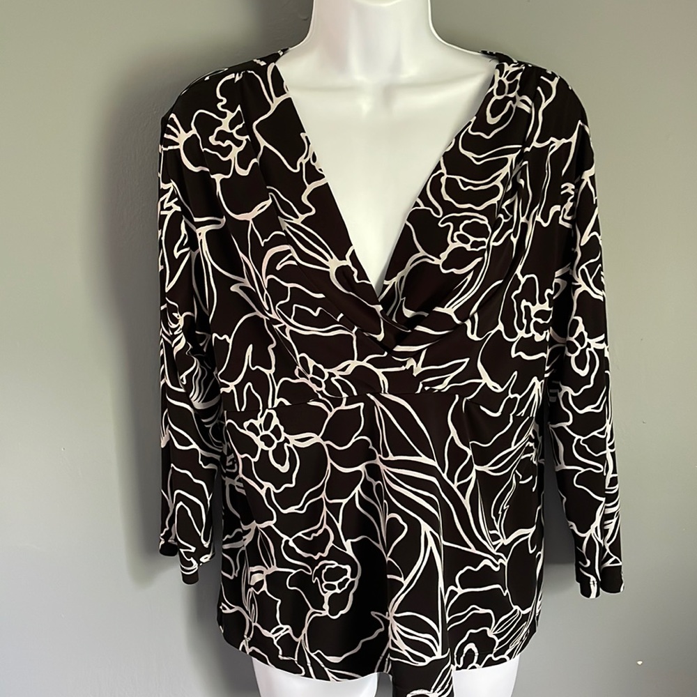 Chico's blouse size 2. elbow sleeve 18"...chest 22" 25 long